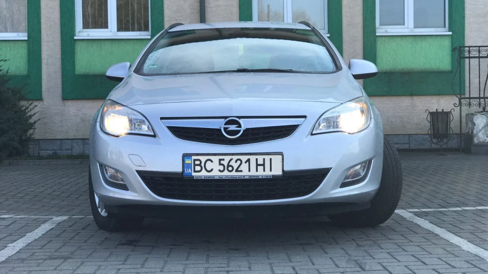 Opel Astra J