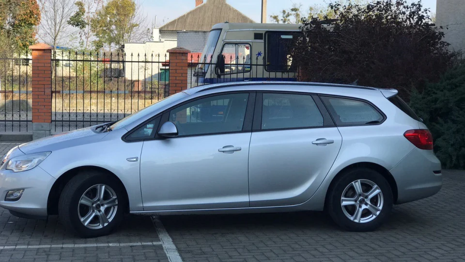 Opel Astra J 3