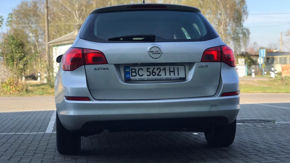 Opel Astra J 4