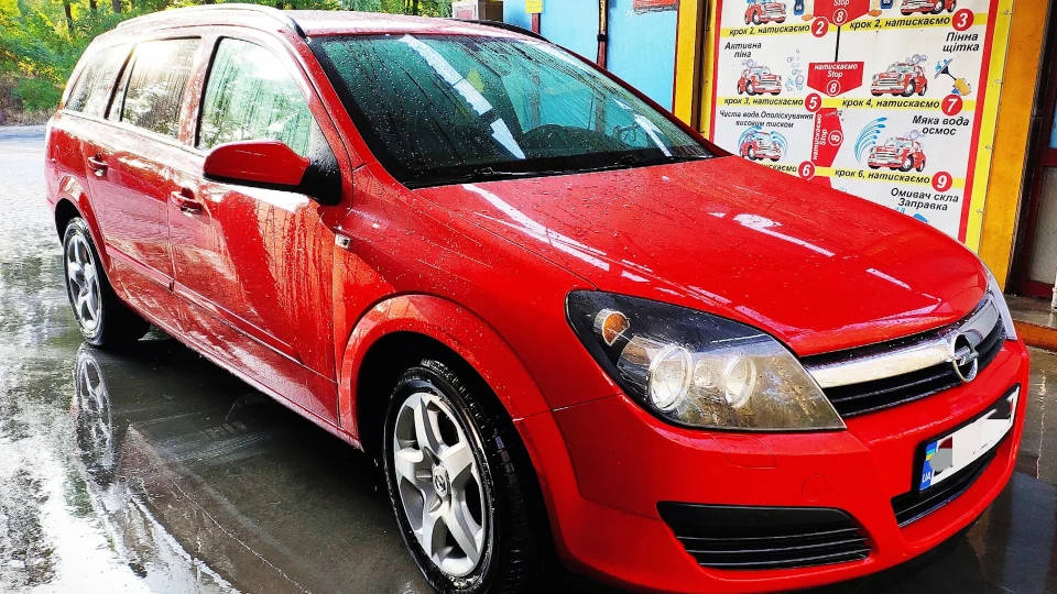 Opel Astra Червоний 1.6 бензин!