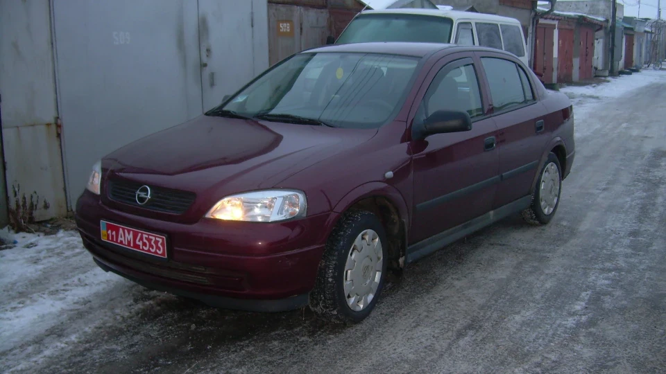 Opel Astra Червоний металік 5