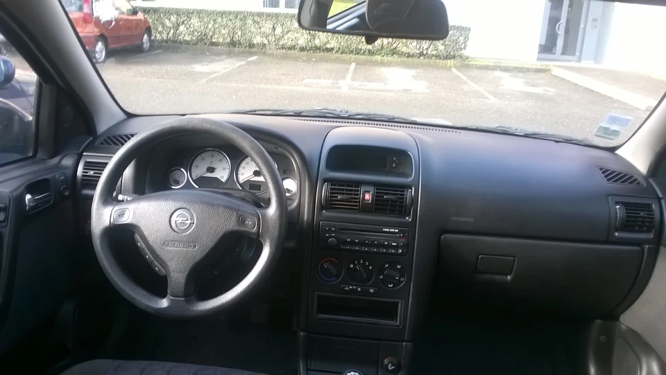 Opel Astra Petit et bleu 1.7 DTI 3