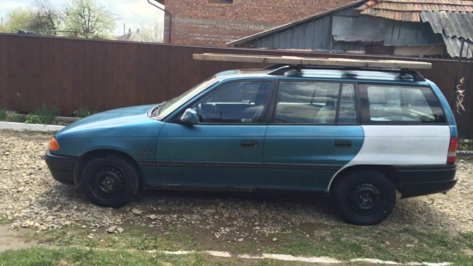 Opel Astra поки що їздить) 2