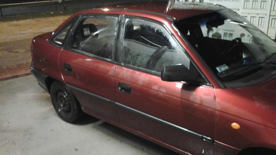 Opel Astra Polska Wiśnia