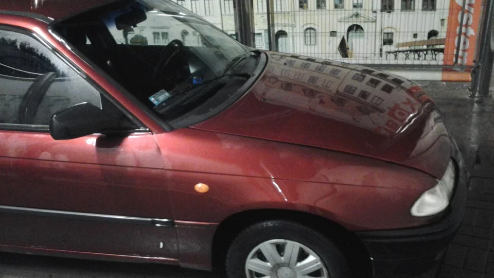 Opel Astra Polska Wiśnia 2