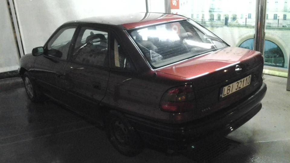 Opel Astra Polska Wiśnia 3