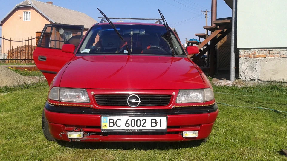 Opel Astra ПРЕчервона моя 5