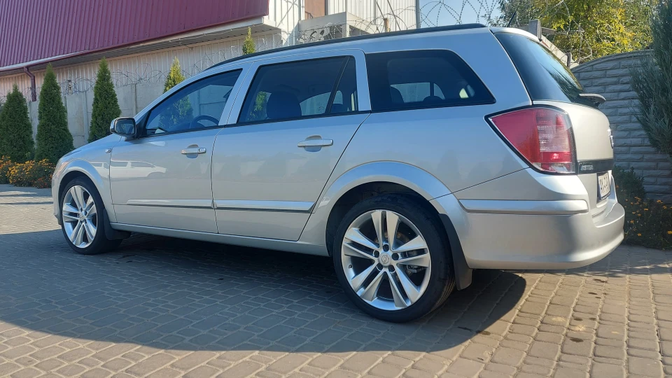 Opel Astra R18 3