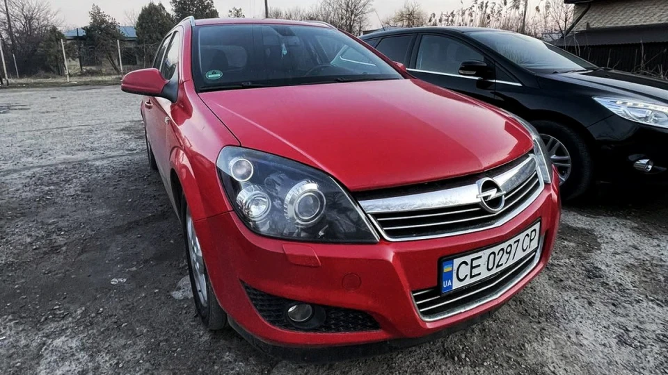 Opel Astra RED COSMOS 2