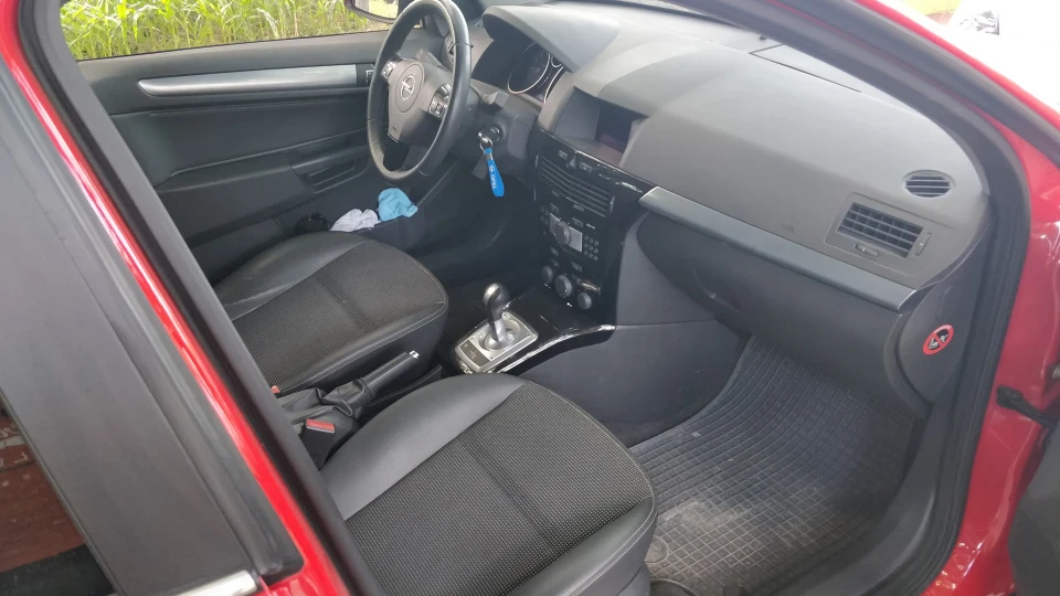 Opel Astra Red Rubin 3