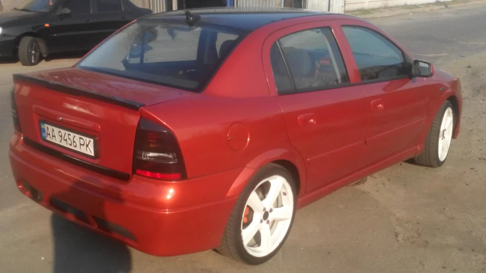 Opel Astra Руда Бестія 3