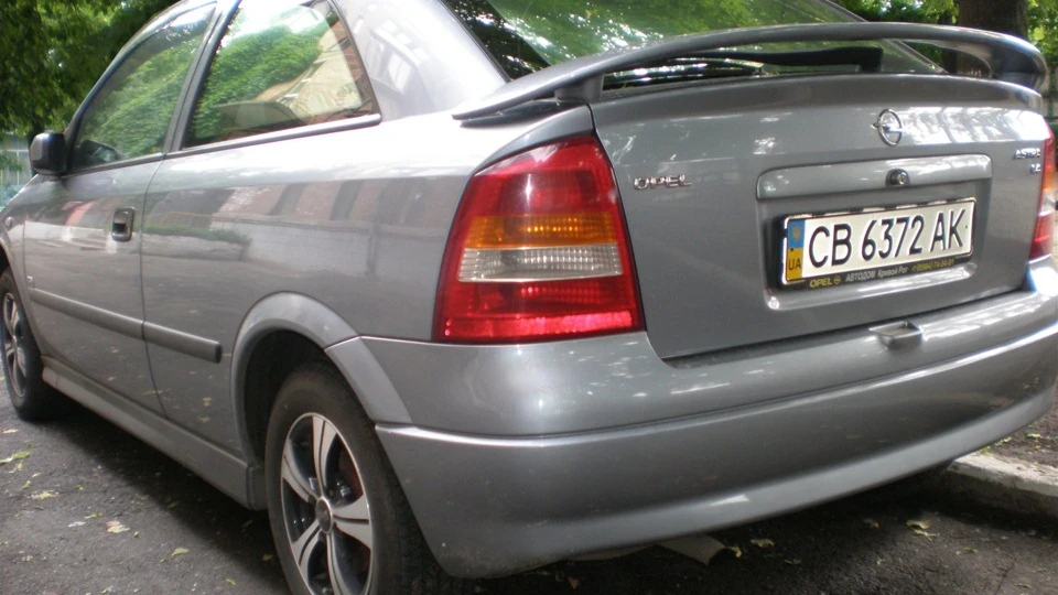 Opel Astra Сріблястий Ангел