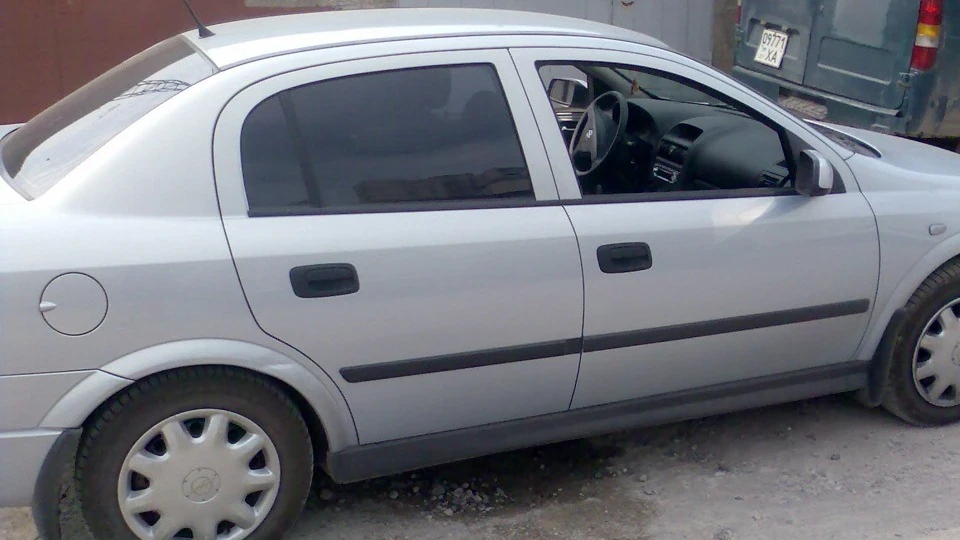 Opel Astra Сріблястий Кристал 3