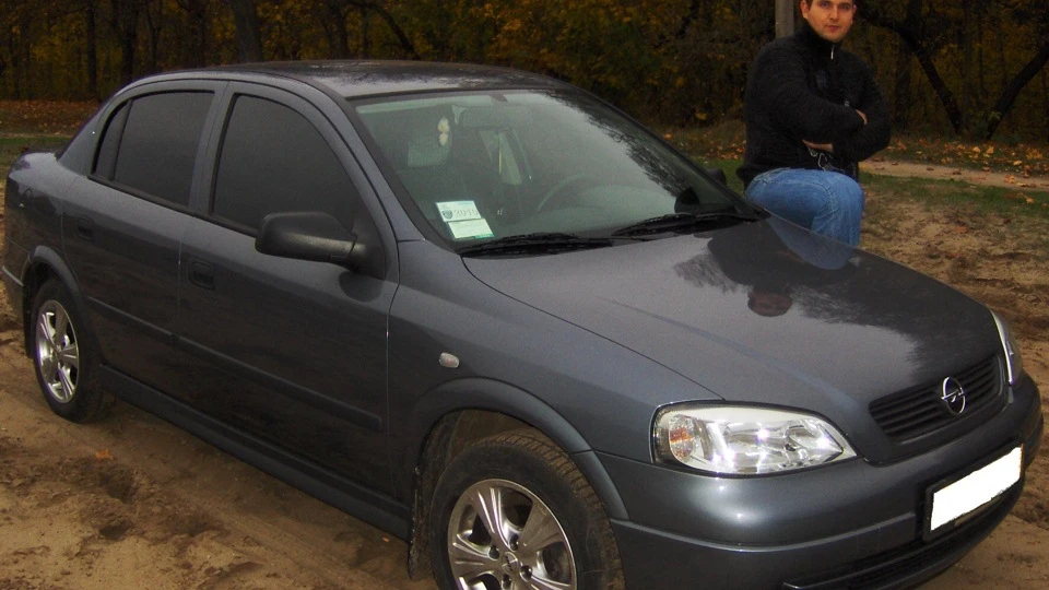 Opel Astra Сіренький 5