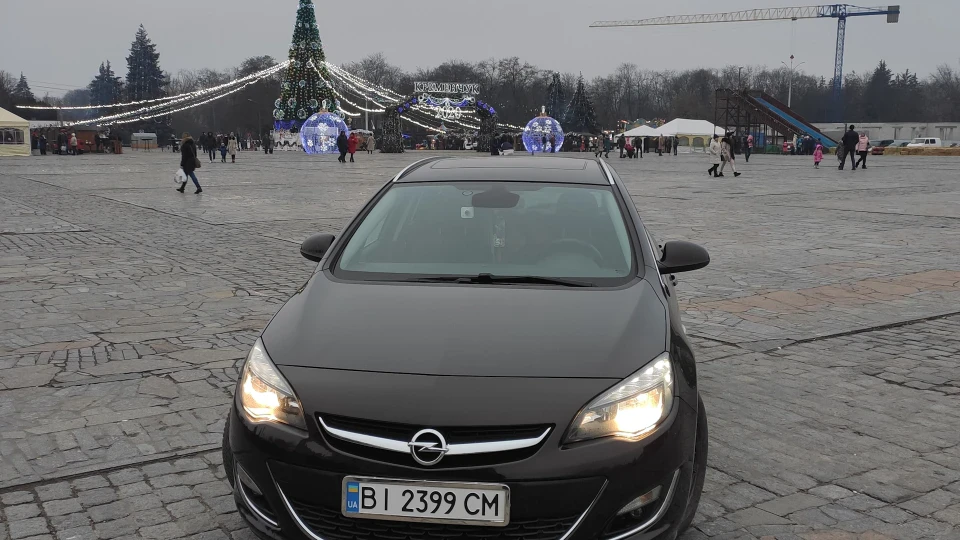 Opel Astra Sport Tourer ЛАКШЕРІ