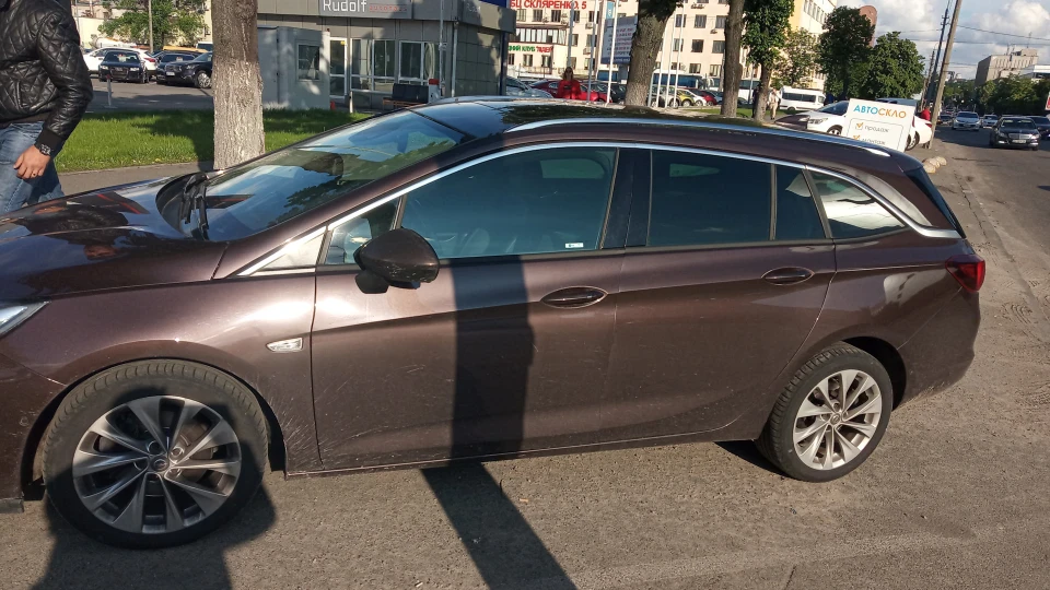 Opel Astra Sport tourer + 5