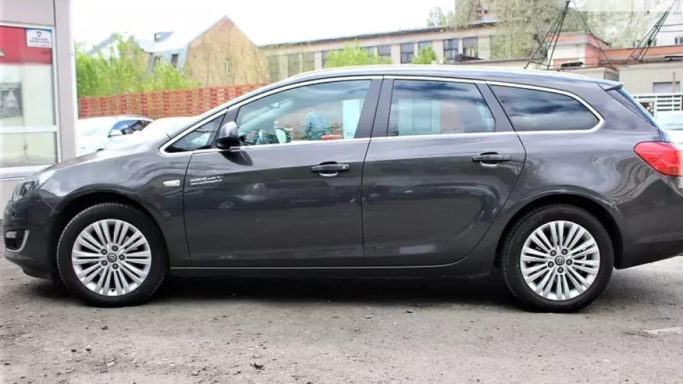 Opel Astra sports tourer 2