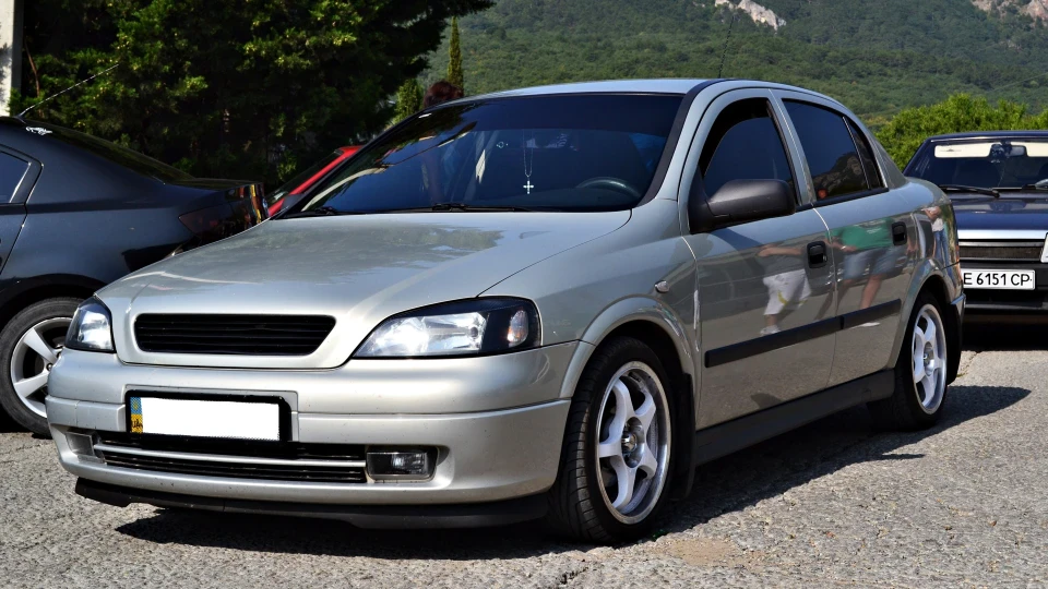 Opel Astra V8 4