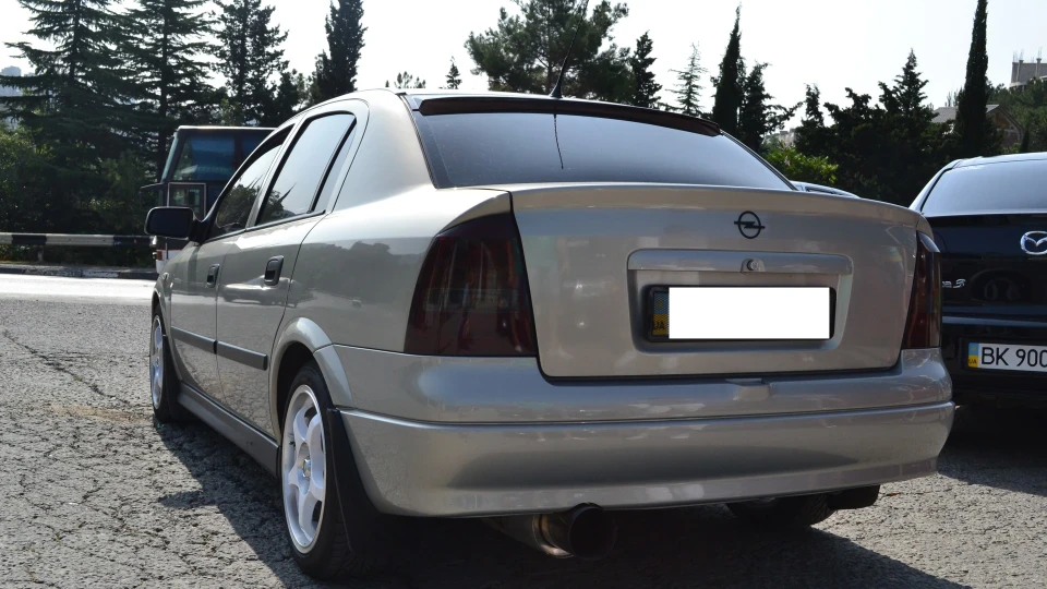 Opel Astra V8 5