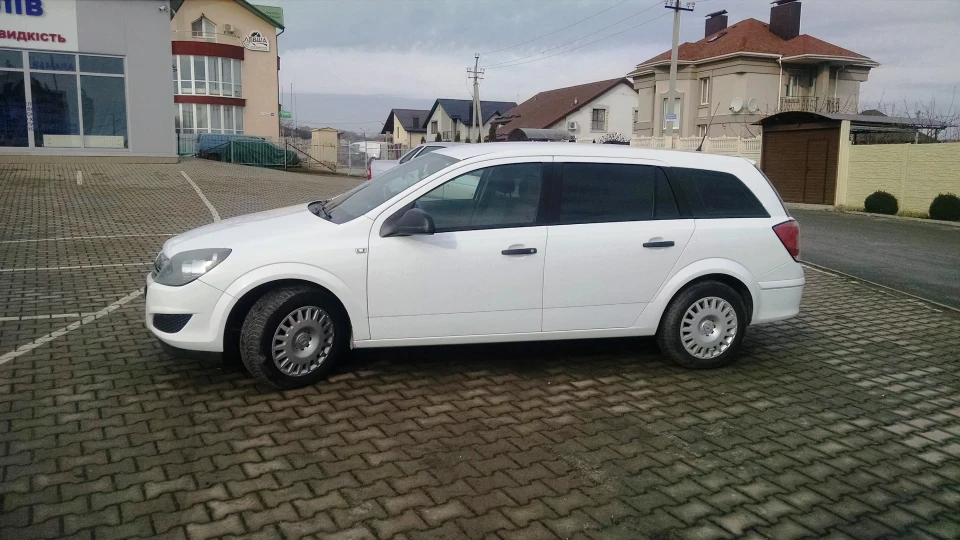 Opel Astra White Hippo :-) 2