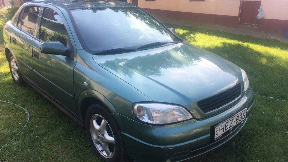 Opel Astra Зелений металик 2
