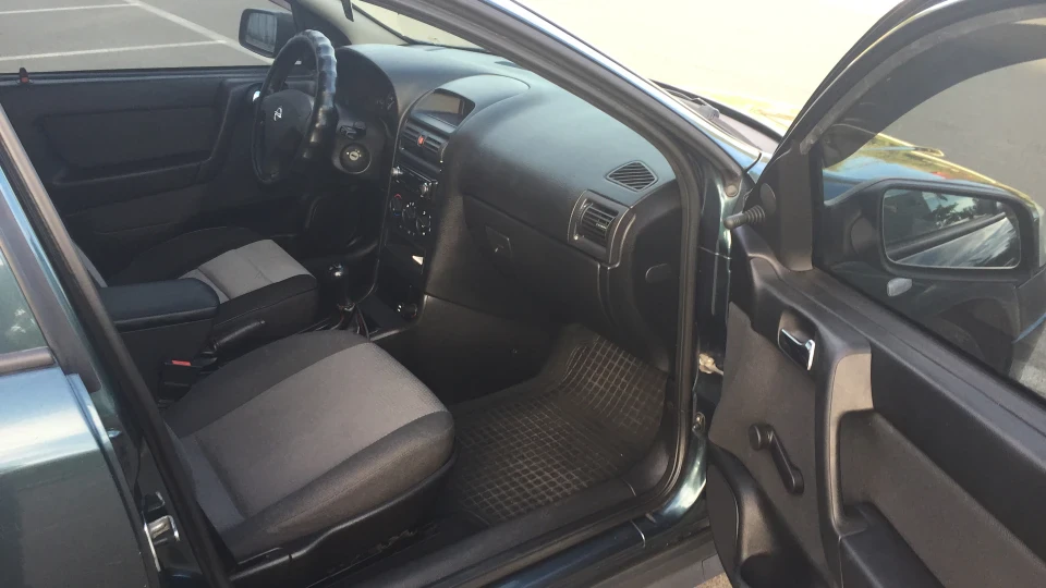 Opel Astra Зелений Сапсан 4