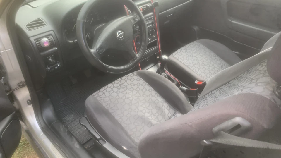 Opel Astra Жовоз 2