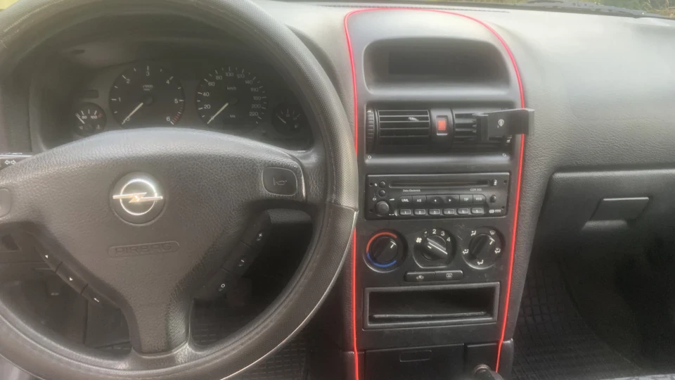 Opel Astra Жовоз 4