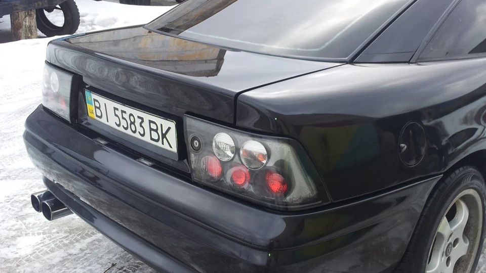 Opel Calibra Чорний Перломутр