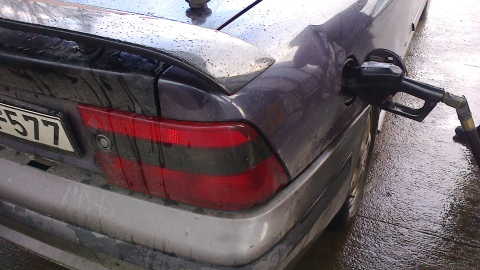 Opel Calibra фіолетова 2.5 ecotec