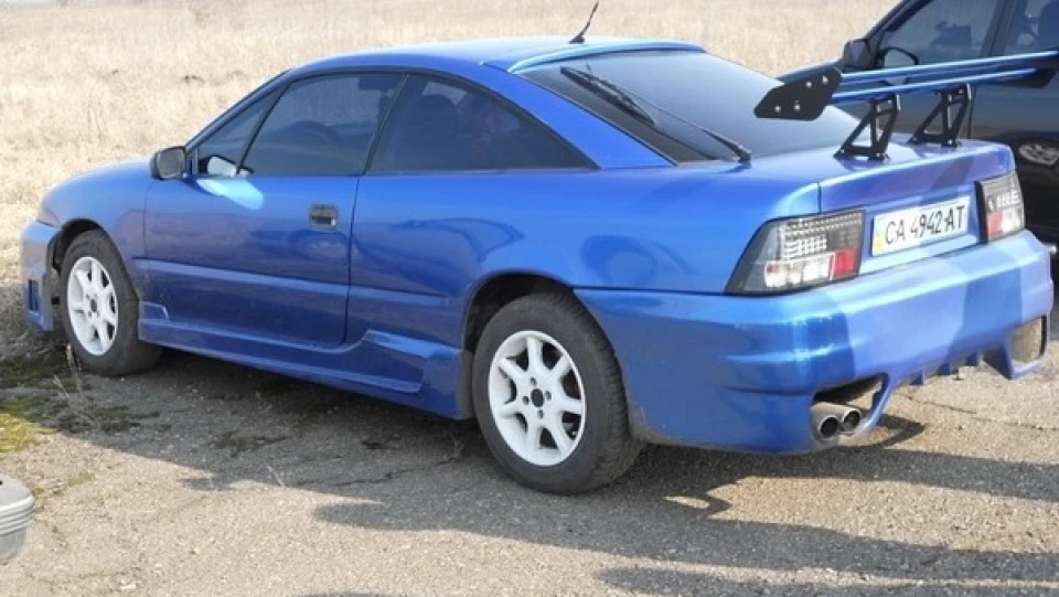 Opel Calibra продав цю кралю 4