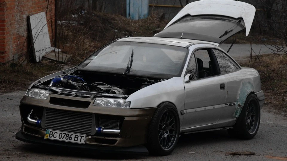Opel Calibra TURBO RWD 2