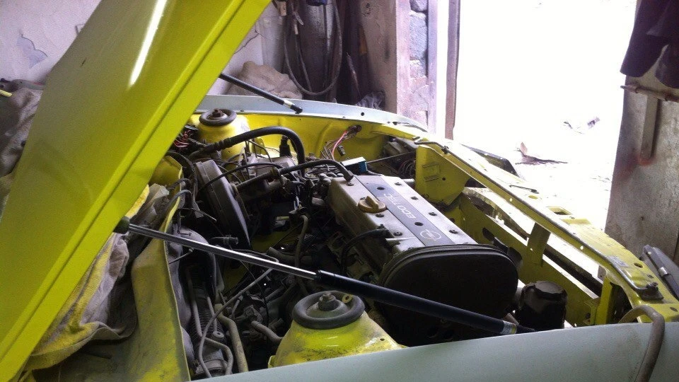 Opel Calibra Yellow Bitch 4