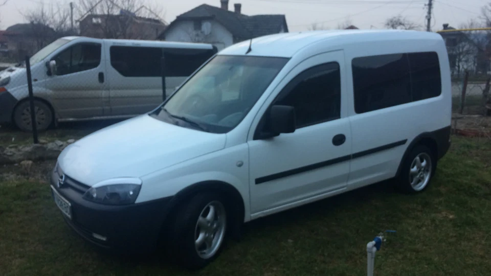 Opel Combo 1.3cdti turbo 5