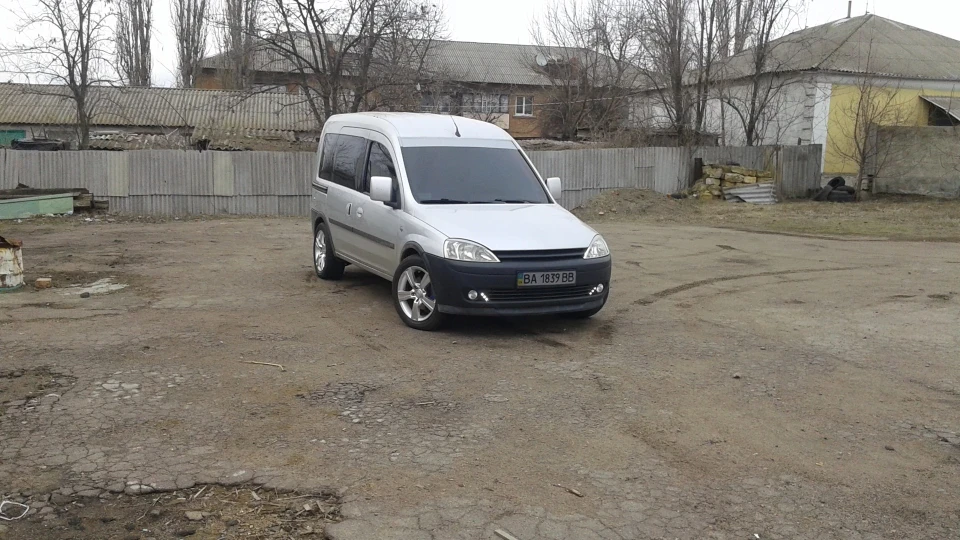 Opel Combo 1.7 CDTI заряджений.