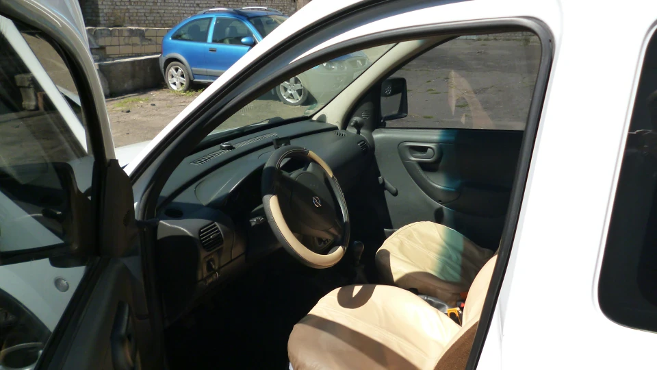 Opel Combo Білий 1,3 TDCI 2