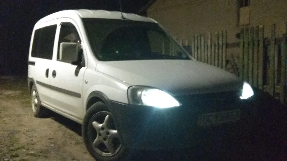 Opel Combo Білий 1.3