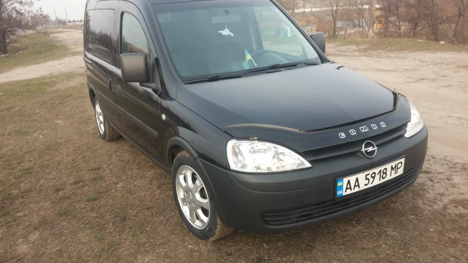 Opel Combo Black Edition S