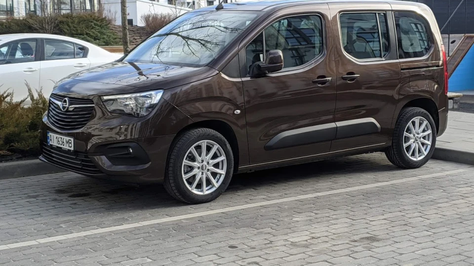 Opel Combo Enjoy 1.5D 8AT 3