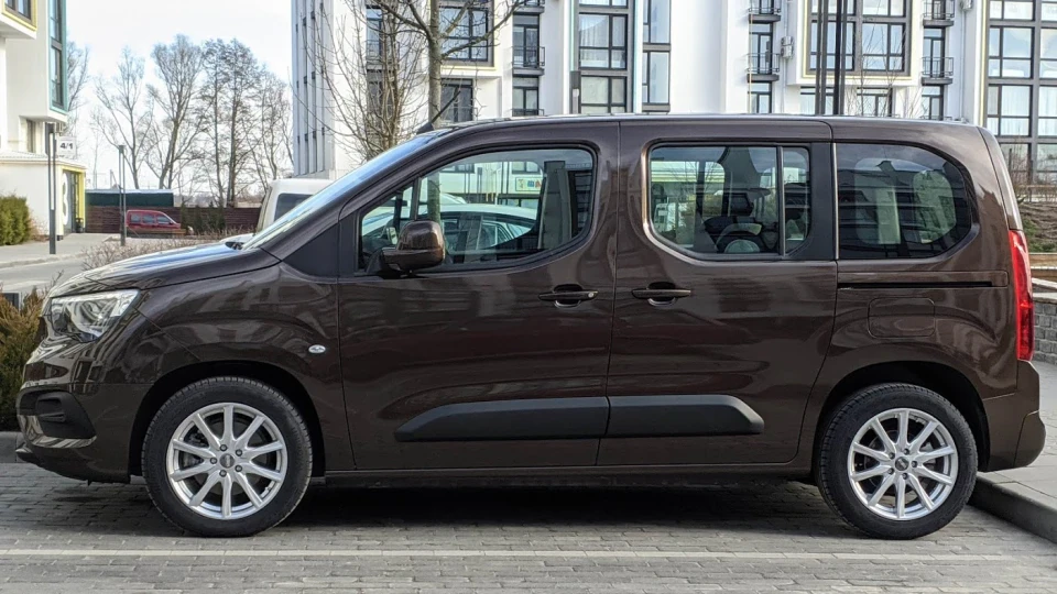 Opel Combo Enjoy 1.5D 8AT 4