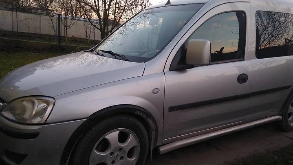 Opel Combo Сірий металік