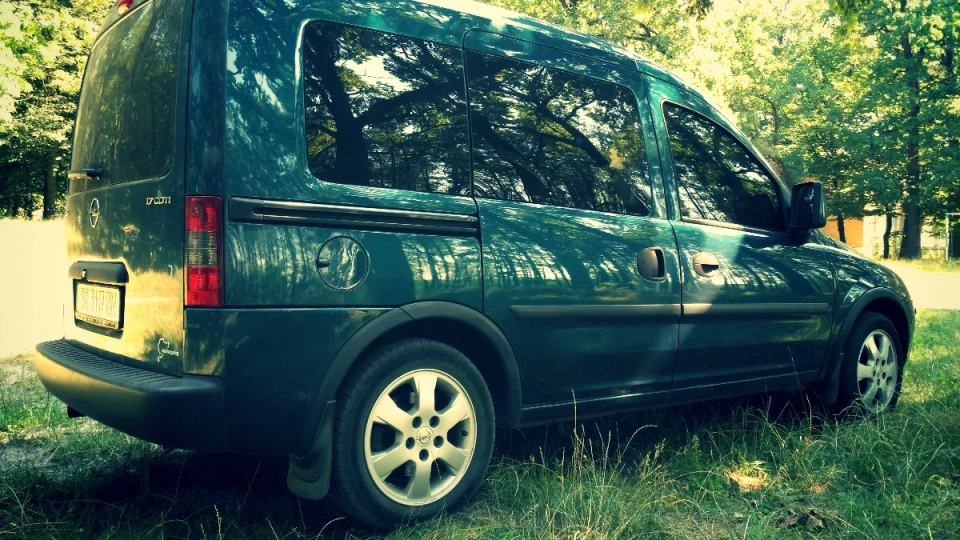 Opel Combo Tour Color Edition 1.7 4