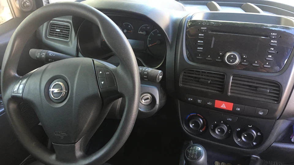 Opel Combo WHITE HARD WORKER 4
