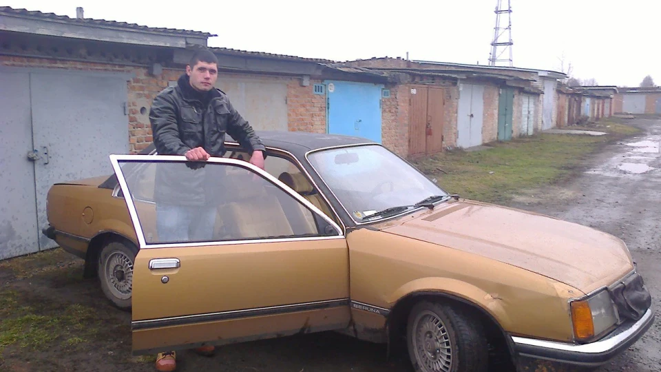 Opel Commodore 2.5 berlina 2