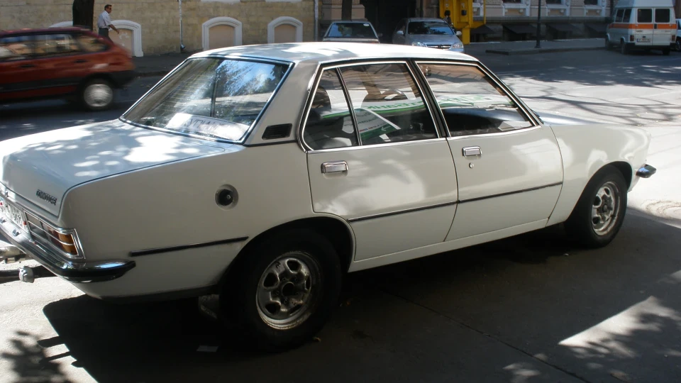 Opel Commodore Білий Лицар 5