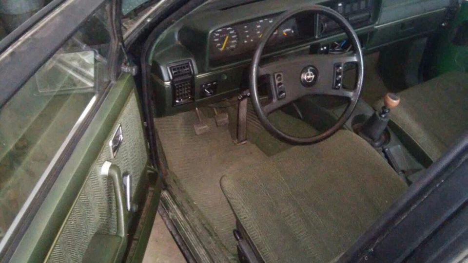 Opel Commodore люкс 2.5Е КАМОД 3