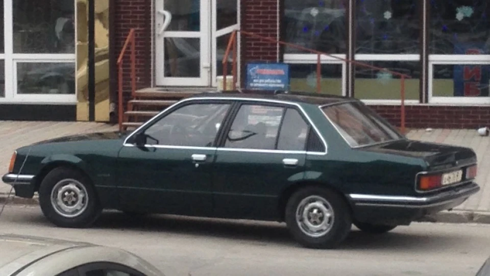 Opel Commodore люкс 2.5Е КАМОД 4
