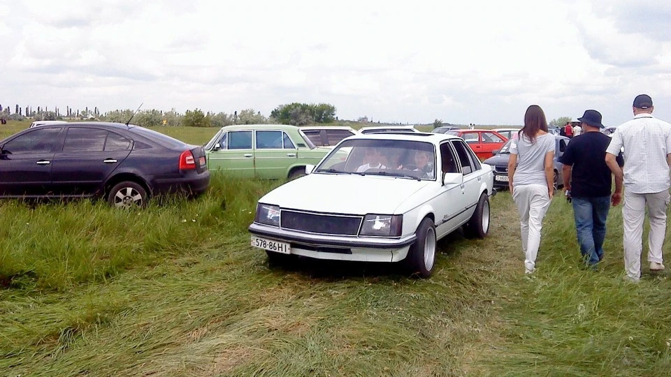 Opel Commodore С Berlina 2