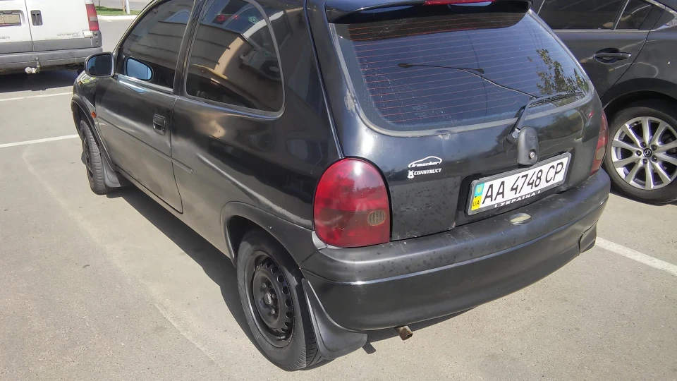 Opel Corsa 1.0 12v x10xe 4