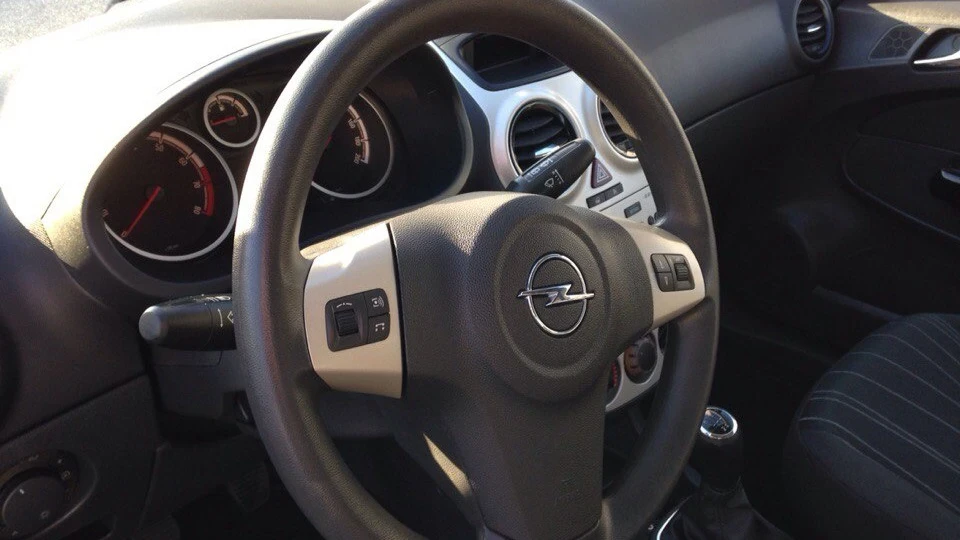 Opel Corsa 1.0 2